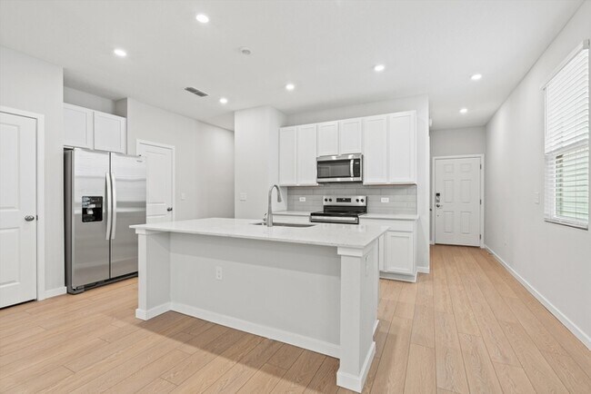 Building Photo - 14728 Macadmia Lane