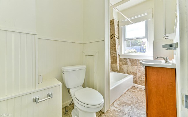 Foto del edificio - 3 br, 1 bath House - 273 Robinson St