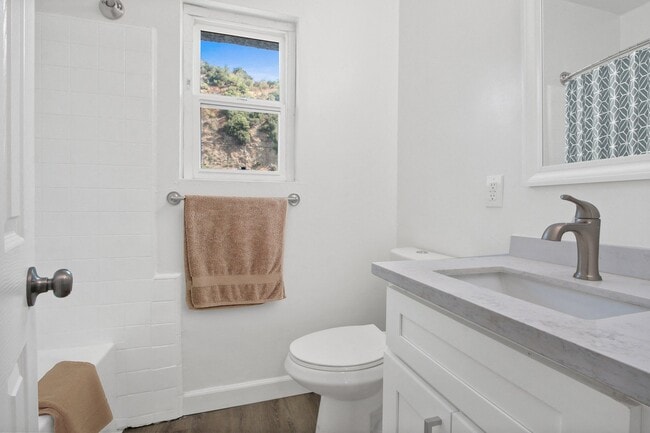 Building Photo - 315 South Avenue 55