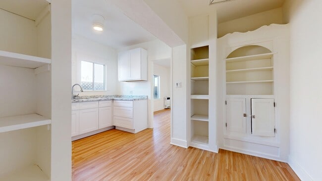 Building Photo - 718 Hermosa Ave