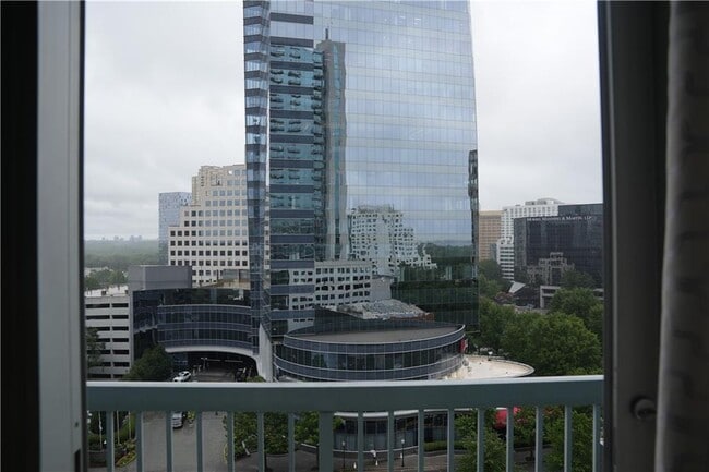 Building Photo - 3324 Peachtree Rd