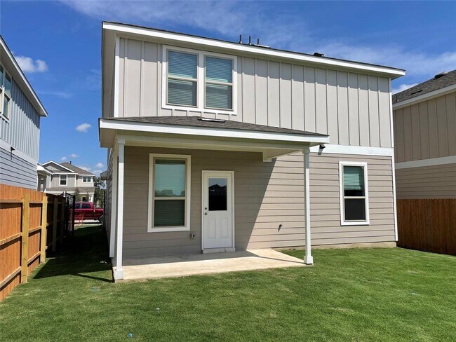 Building Photo - 252 Redonda Dr
