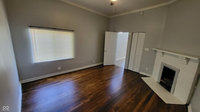 Foto del edificio - 1314 E 10th St