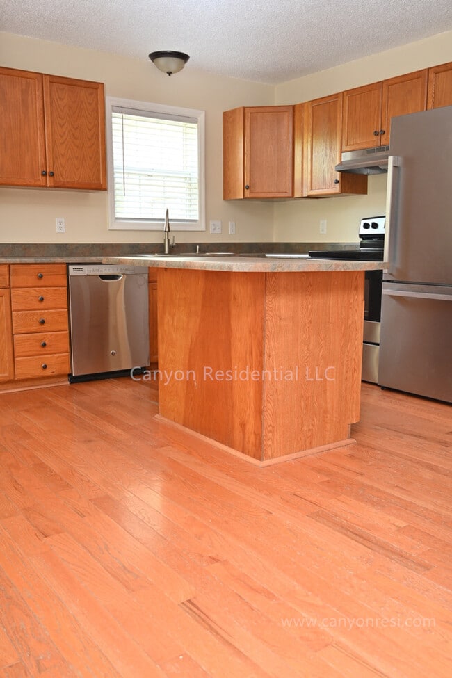 Building Photo - 101 Overlook Ct