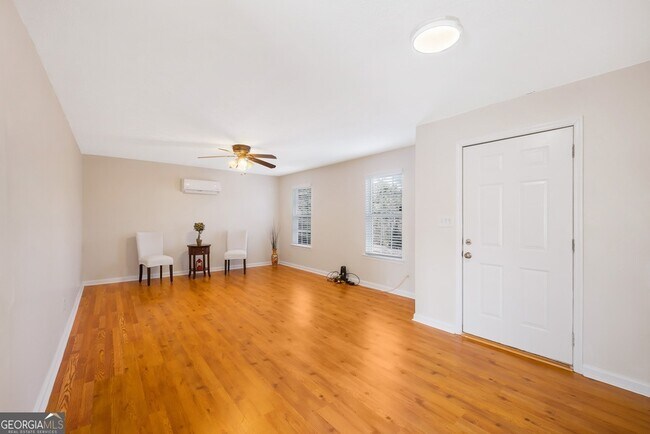 Foto del edificio - 252 Skyview Rd