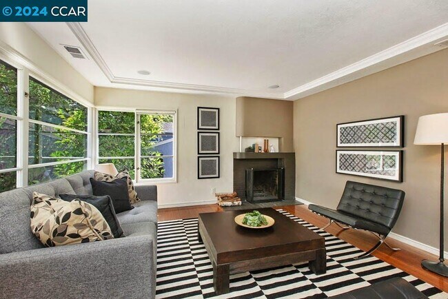 Foto del edificio - 4701 Harbord Dr