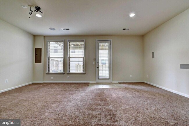 Foto del edificio - 42389 Dogwood Glen Square