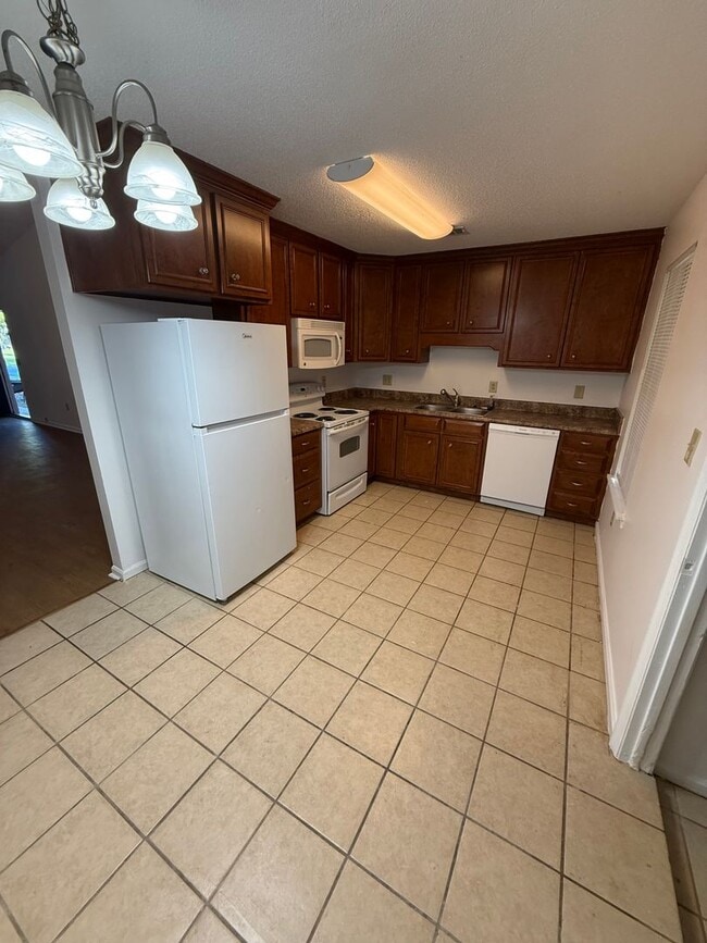 Building Photo - 177-A Pelham Drive