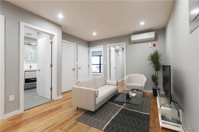 Foto del edificio - 126-15 Jamaica Ave