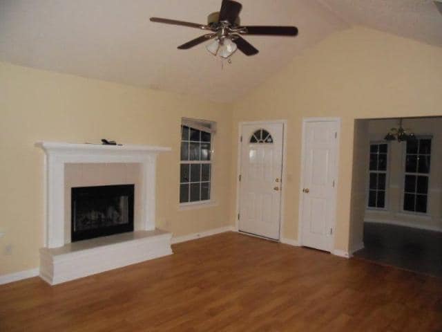 Building Photo - House for Rent
