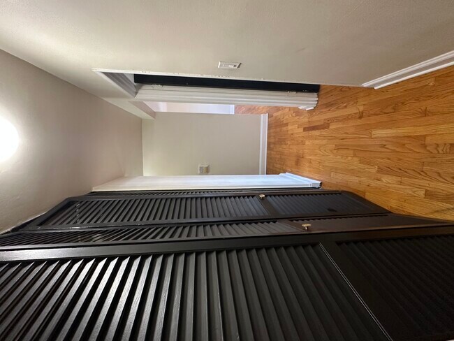 Foto del edificio - 2411 W Balmoral Ave