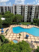 Building Photo - 17021 N Bay Rd