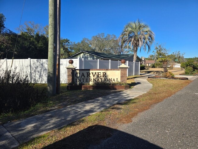 Building Photo - COMING SOON - 3 Bedrooms 2 1/2 Baths Northside