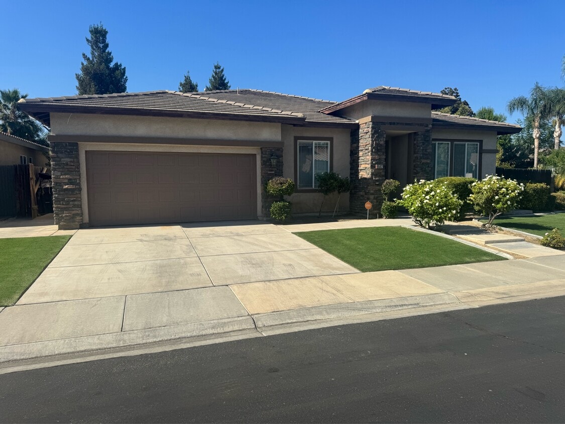 Foto principal - 9502 Stonewall Ln