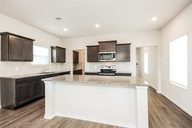 Foto del edificio - 15348 Estrella Rd E