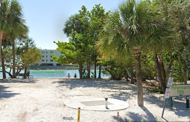 Parque al final de la calle - 601 Corey Ave