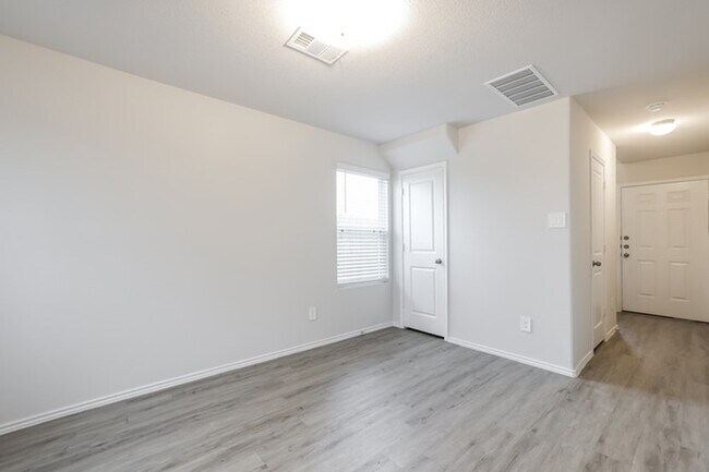Building Photo - 2650 Bouvardia Wy
