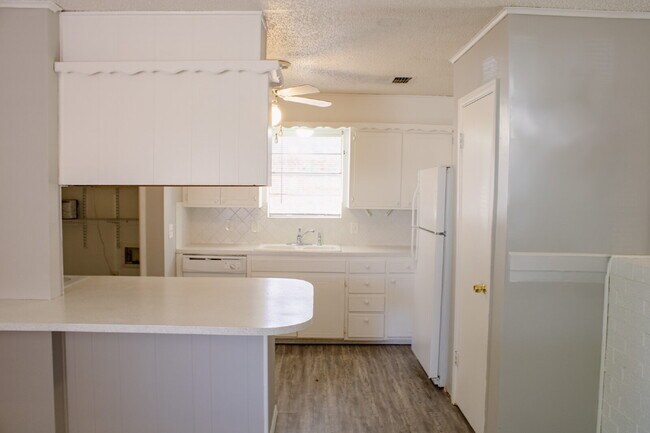 Foto del edificio - Cute, Clean and Central 3 bedroom 2 bathroom