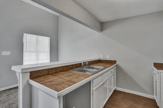 Building Photo - Beautiful Home for Lease!