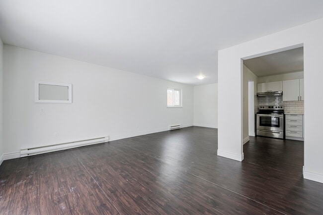 Building Photo - Maplewood Court