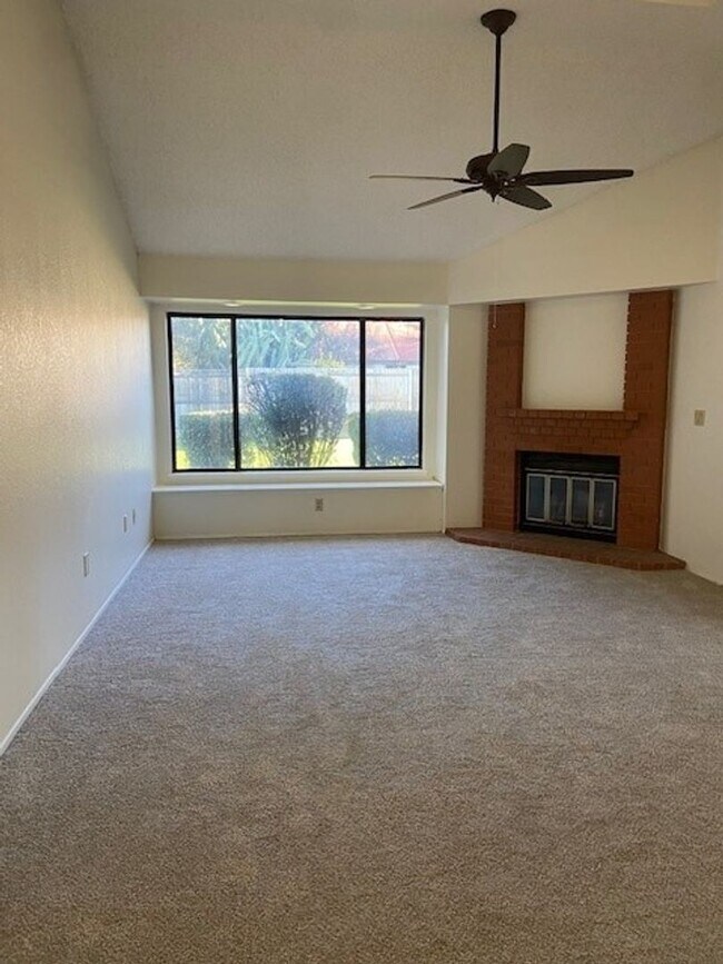 Foto del edificio - 8808 Gleeson Ct