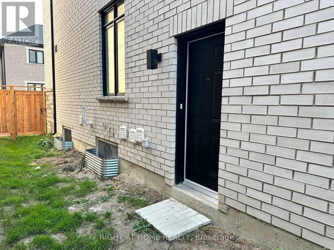 Building Photo - 12 Coulterville Dr