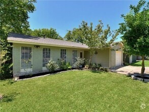 Building Photo - 9508 N Creek Dr