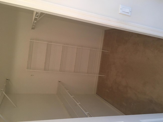 Building Photo - 5928 Sand Wedge Ln