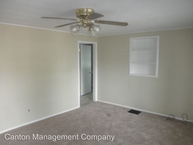 Building Photo - 3 br, 1 bath House - 5613 Patrick Henry Dr.