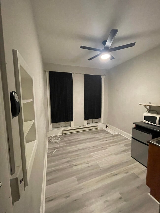 Foto del edificio - 2841 N Calvert St