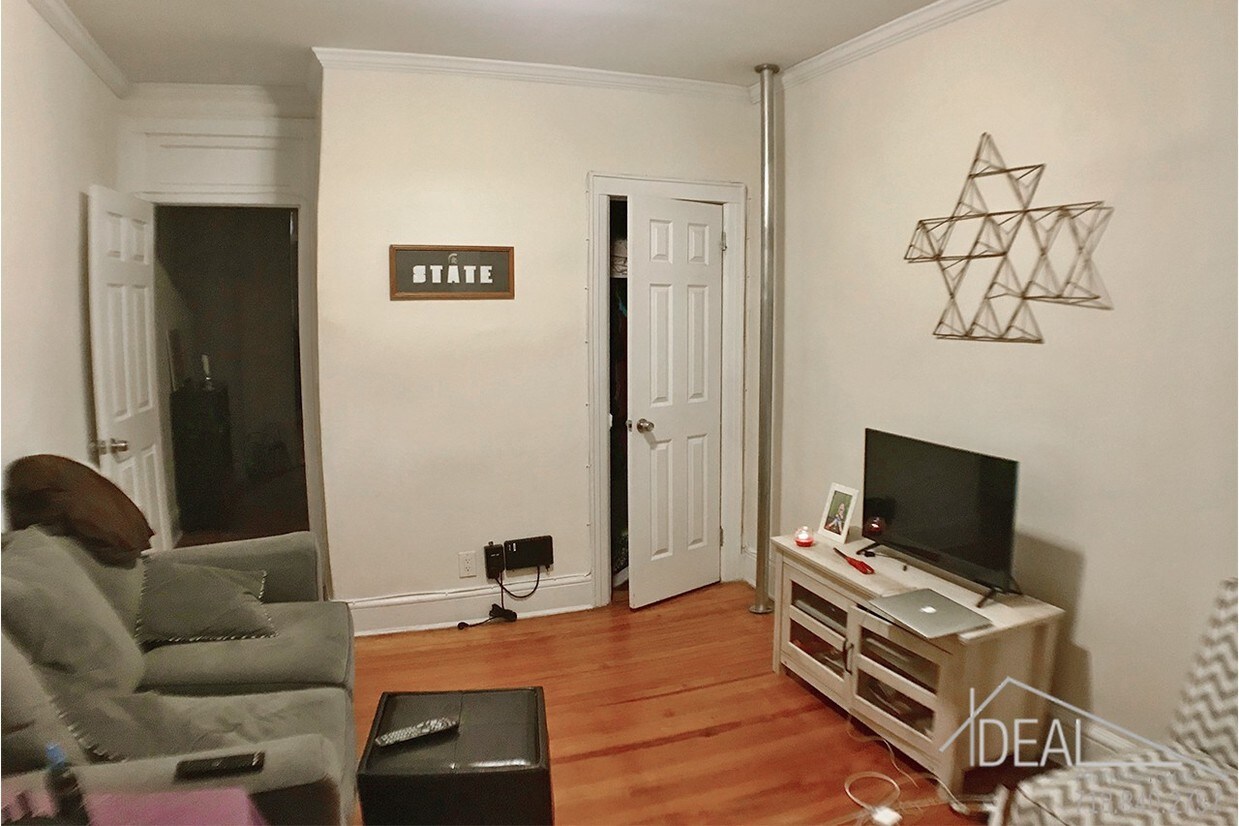 Primary Photo - 631 Union St
