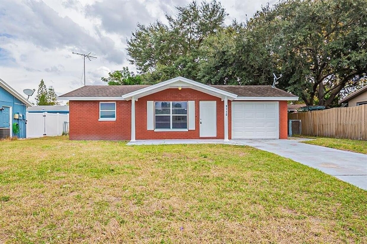 Foto principal - 9110 St Clair Ln