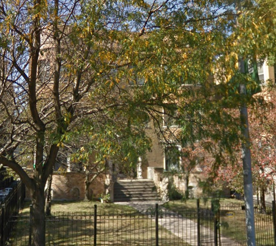 Front of Building - 4322 N Sheridan Rd