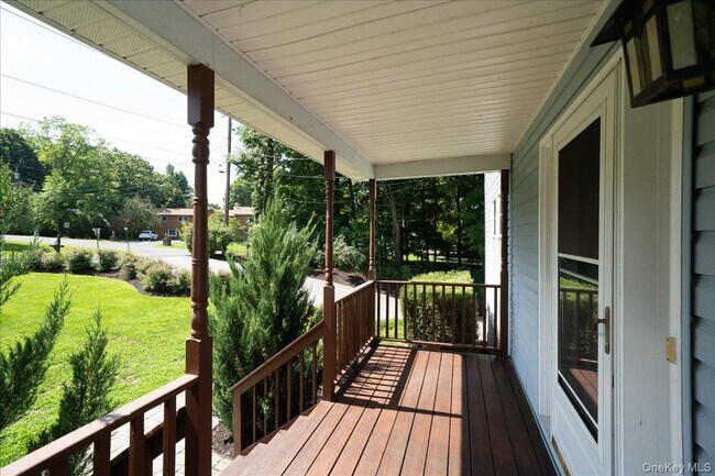 Building Photo - 70 Orchard Crest Dr