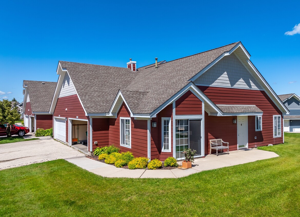 Primary Photo - Mequon Trail Townhomes