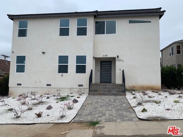 Foto principal - 6109 Overhill Dr