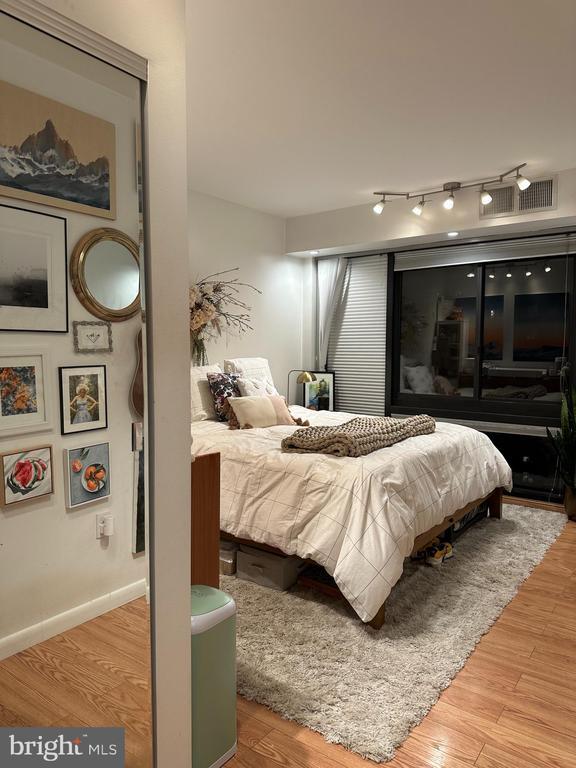 Foto del edificio - 1530 Key Blvd