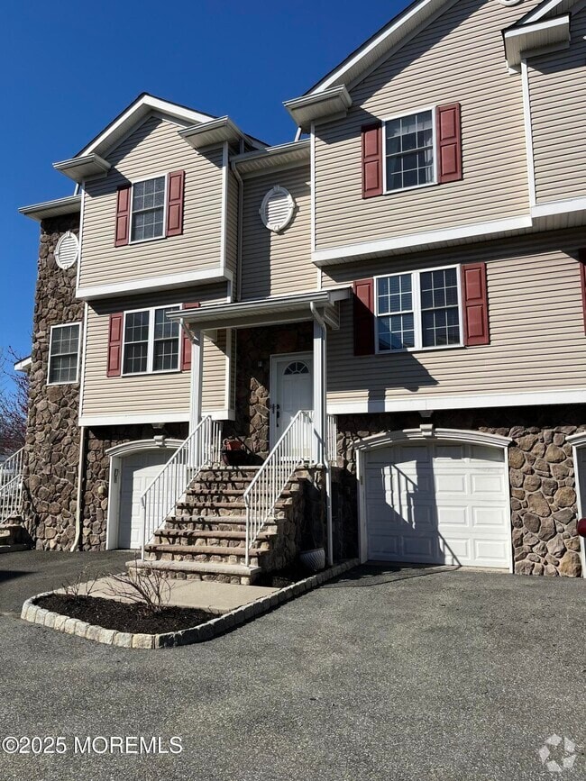 Building Photo - 264 Midland Ave