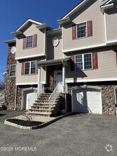 Building Photo - 264 Midland Ave