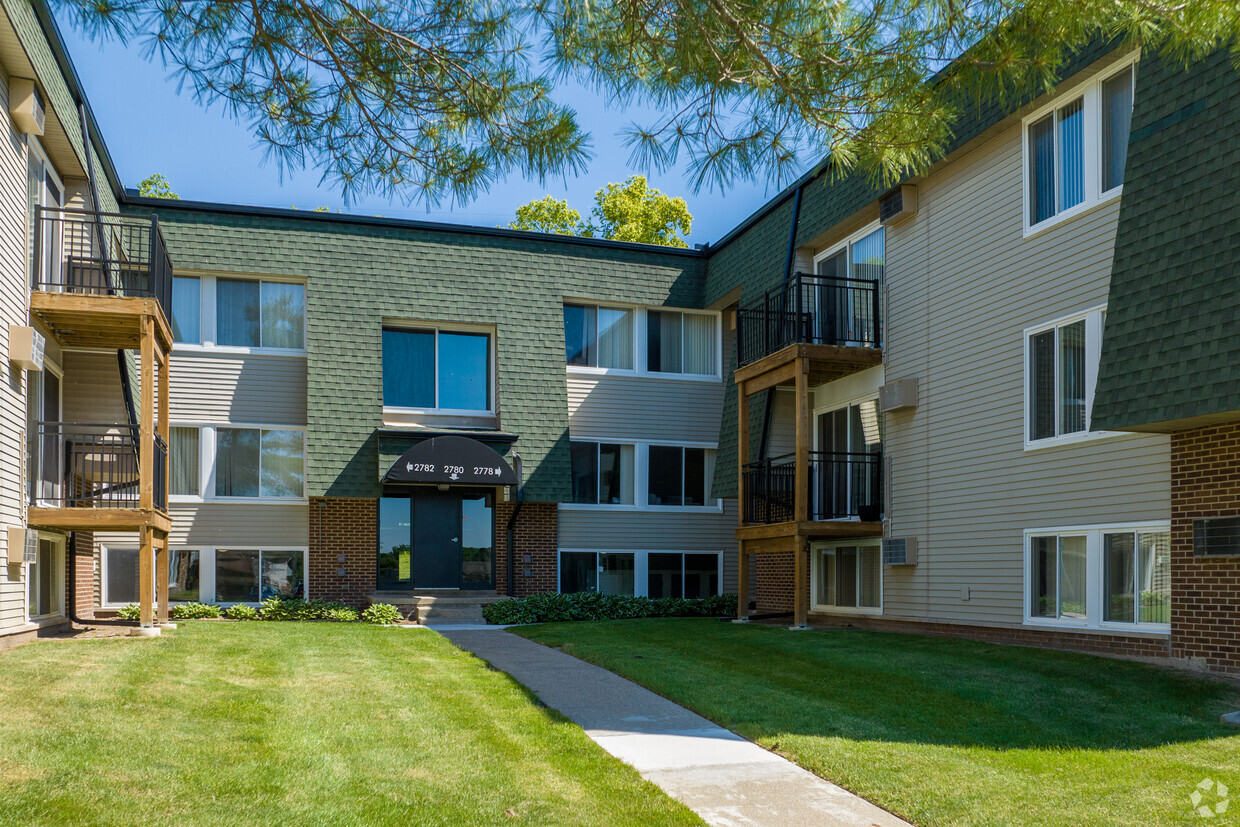 Foto principal - Auburn Hills Apartments