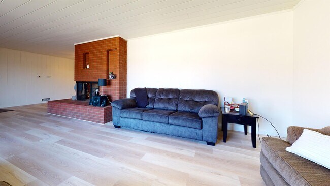 Foto del edificio - 5449 Dorothy Dr