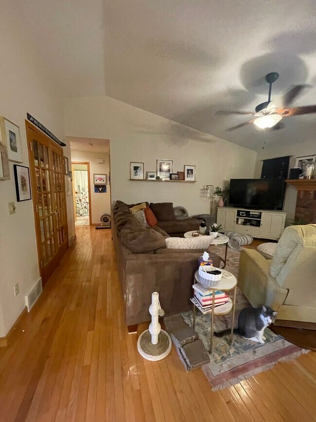 Building Photo - West-side Gem! Sprawling Single-Family Hom...