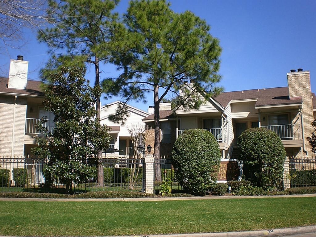 12550 Whittington Dr Unit 702, Houston, TX 77077 Condo for Rent in