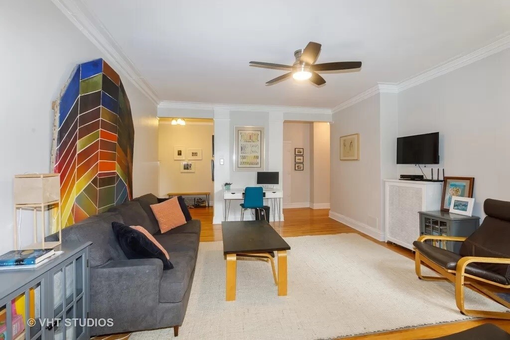 Foto del edificio - 1765 E 55th St