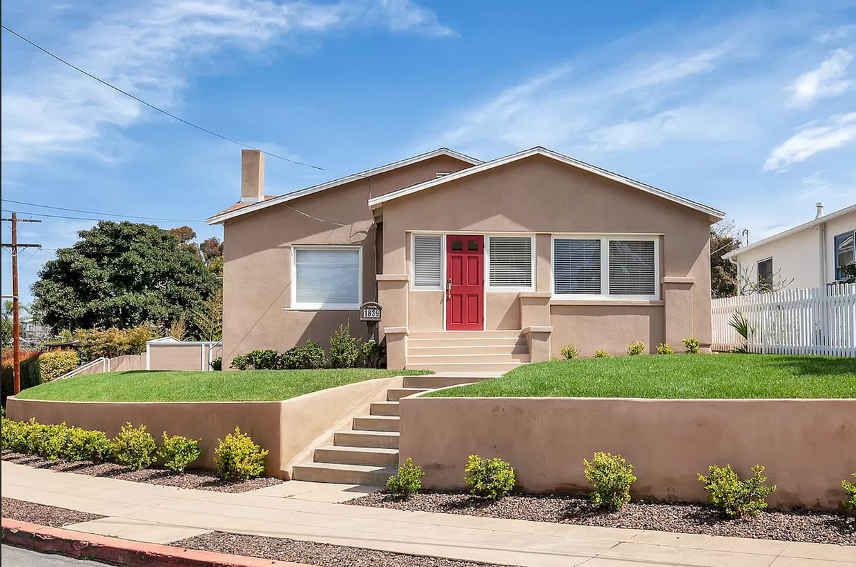 Primary Photo - STUNNING MISSION HILLS RESIDENCE CLOSE TO ...