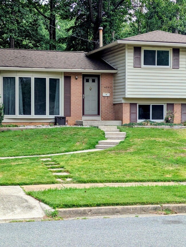 Building Photo - 4507 Weyburn Dr