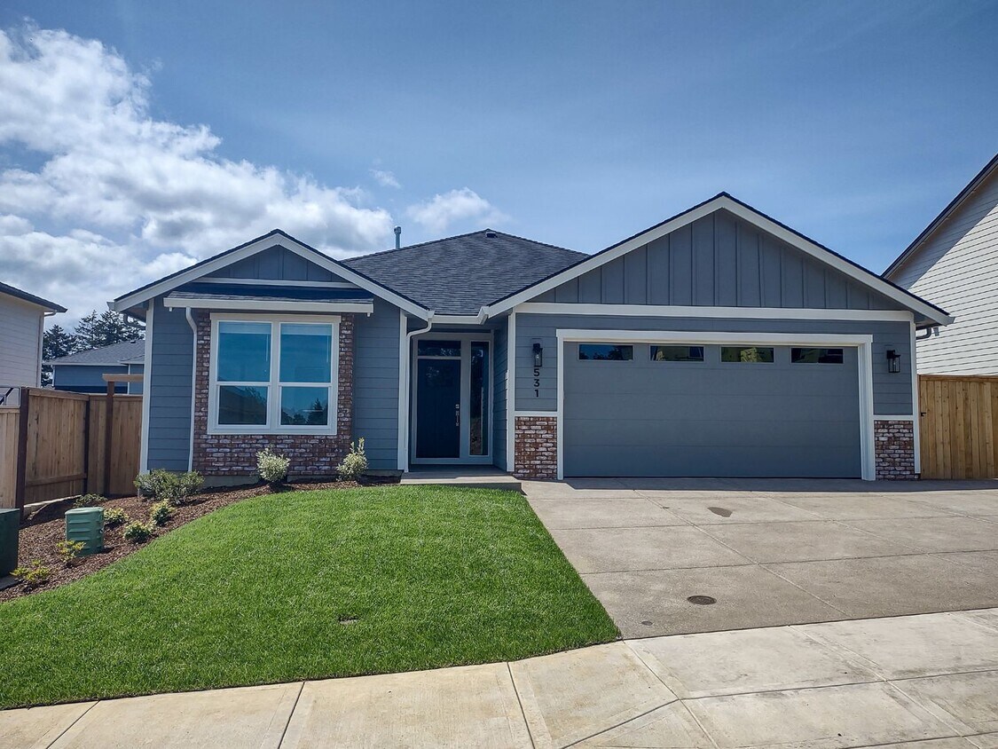 Primary Photo - BRAND NEW DALLAS HOME! Covered Patio, Fenc...