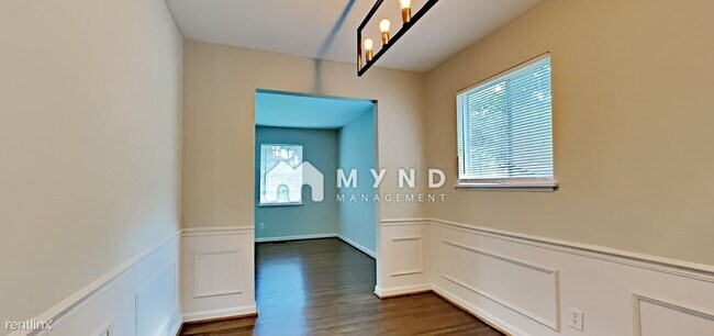 Building Photo - 3 br, 1.5 bath House - 1211 Turf Dr