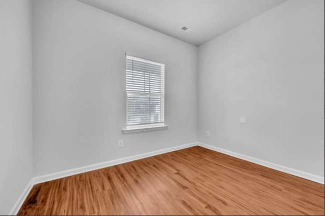 Foto del edificio - 13905 Hickory Brk Rd