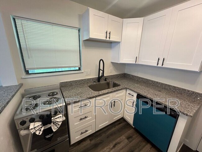 Foto del edificio - 1303 E Harding St